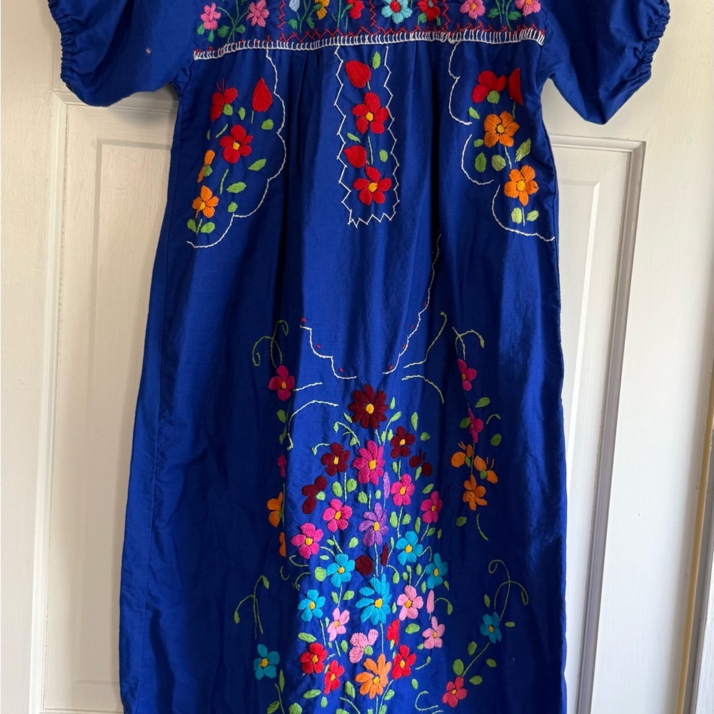 Beautiful Vintage Puebla Dress